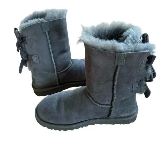 Ugg Grey Women’s Bailey Bow II Grey Boots Ankle Booties Snow Size 5 - Picture 2 of 9